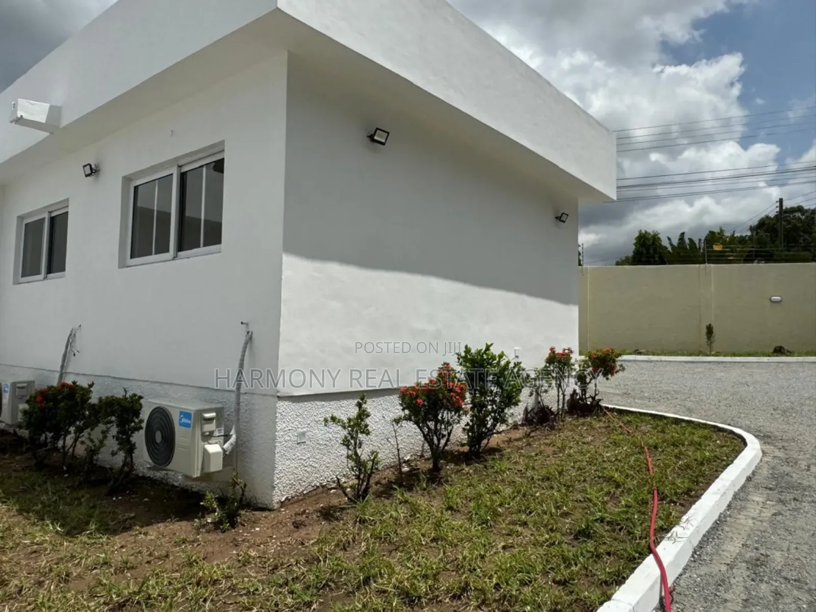 7bdrm House in Airport Residential Area for rent