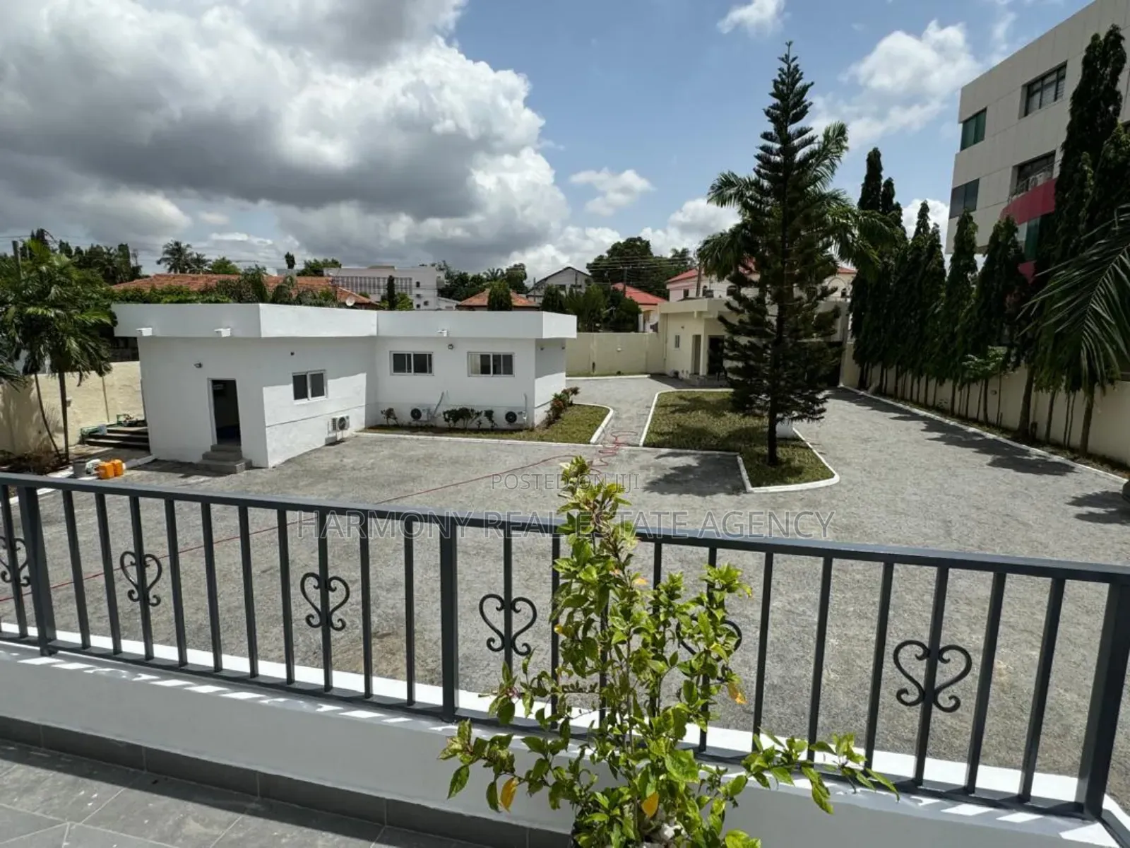 7bdrm House in Airport Residential Area for rent