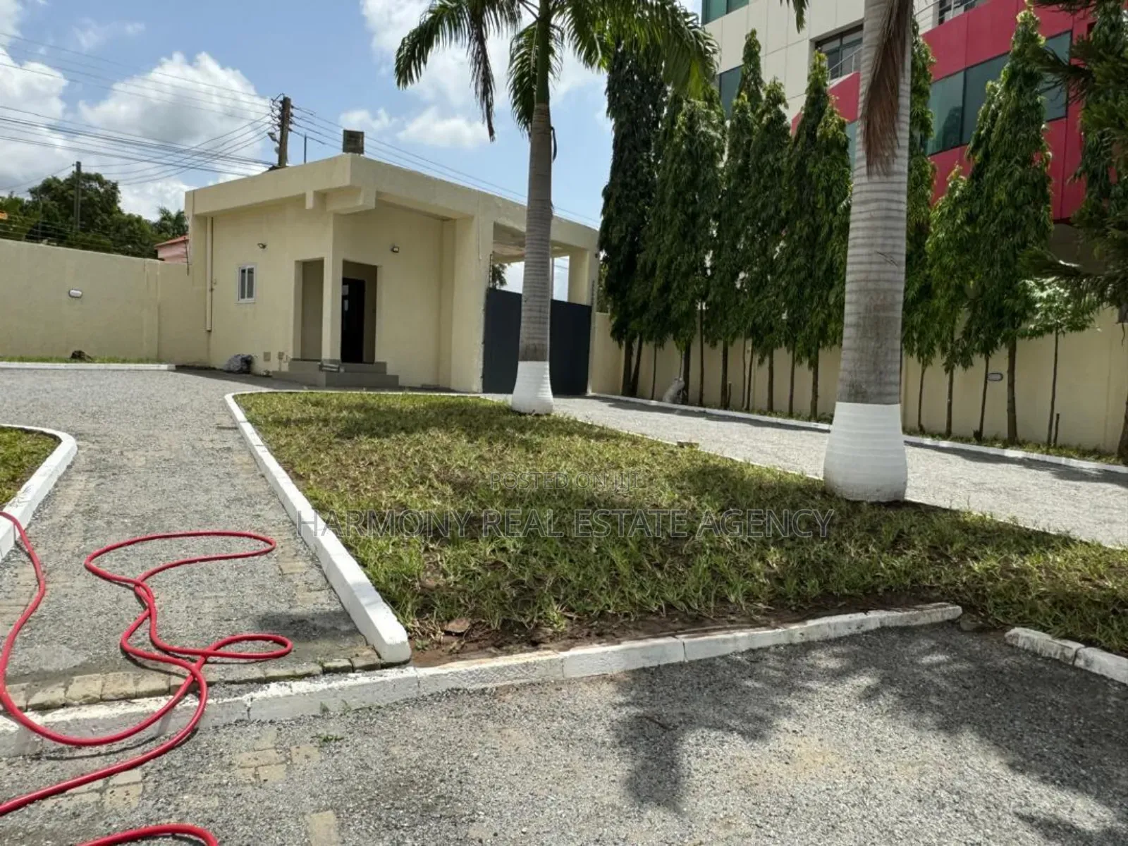 7bdrm House in Airport Residential Area for rent