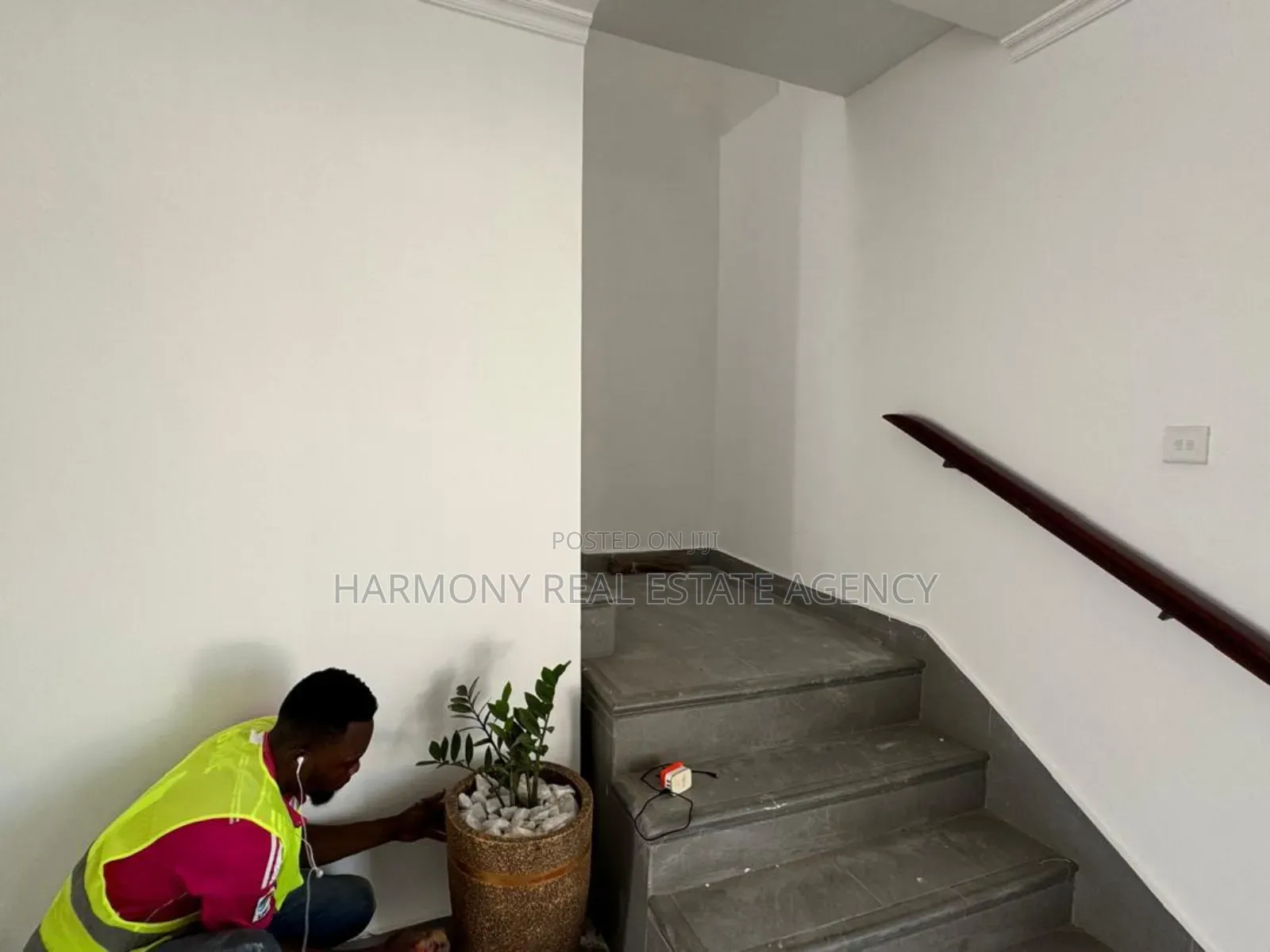7bdrm House in Airport Residential Area for rent