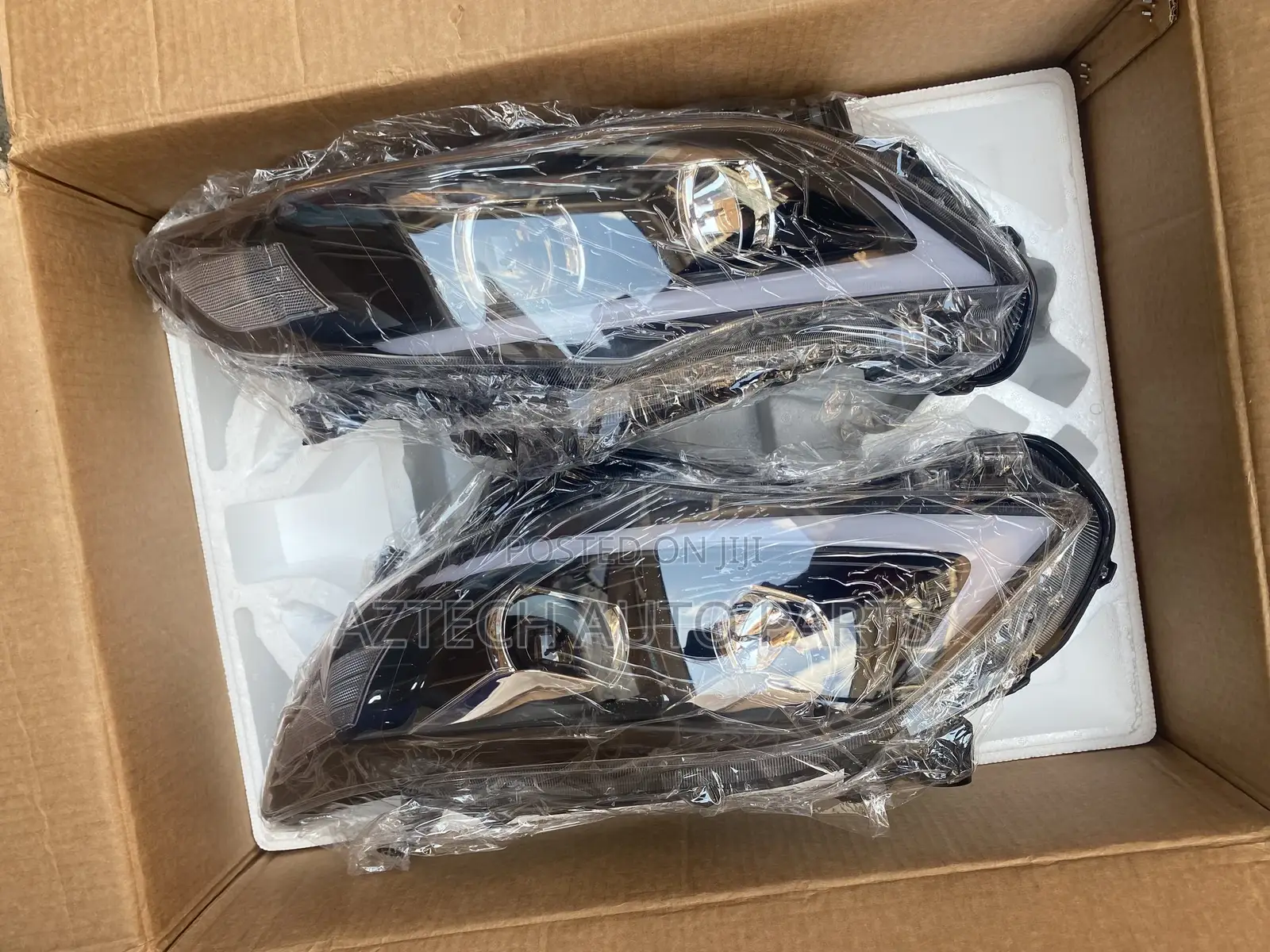 Toyota Corrolla 2009,2010,2011,2012 Spec Headlights Pair