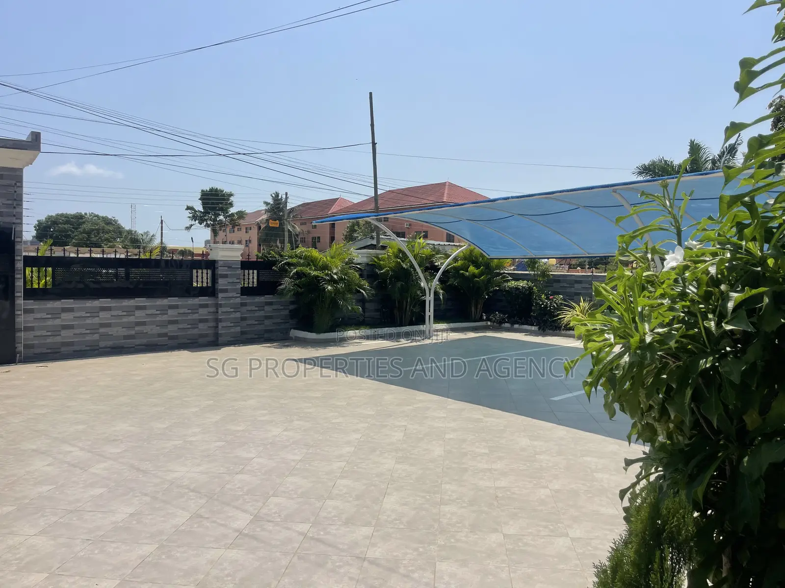 2bdrm Apartment in Batsonaa, Spintex for rent