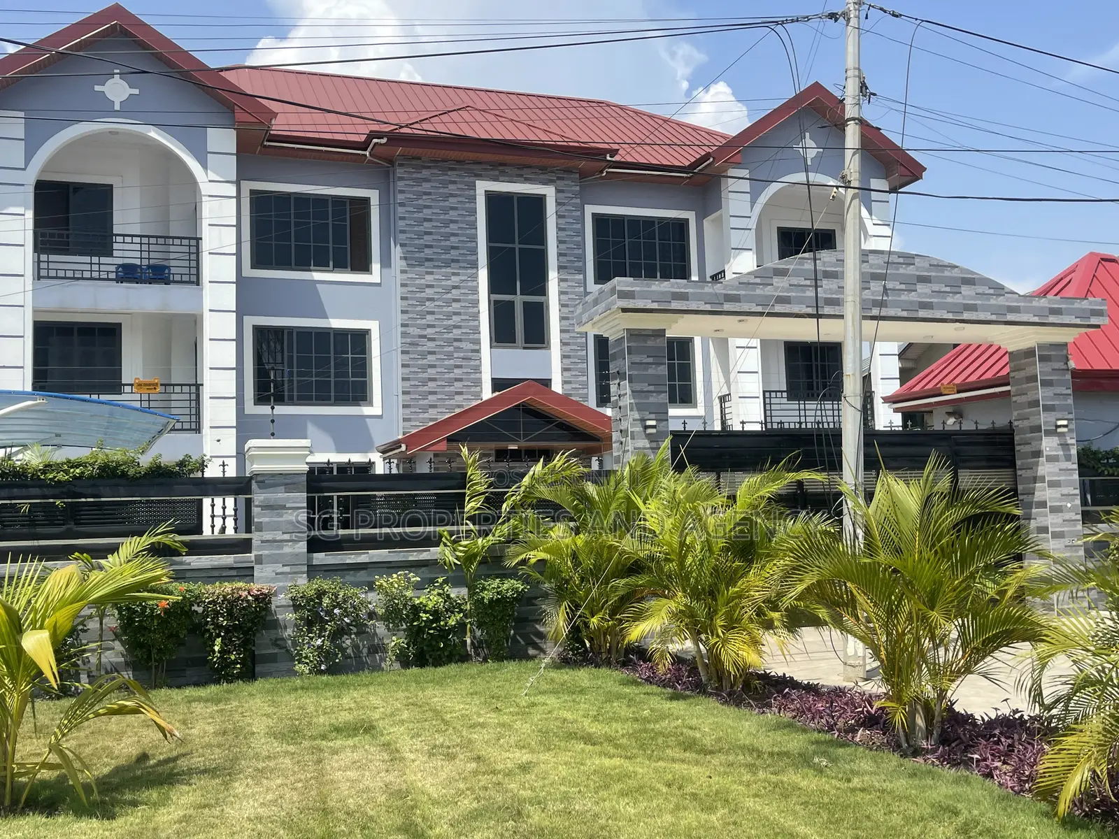 2bdrm Apartment in Batsonaa, Spintex for rent