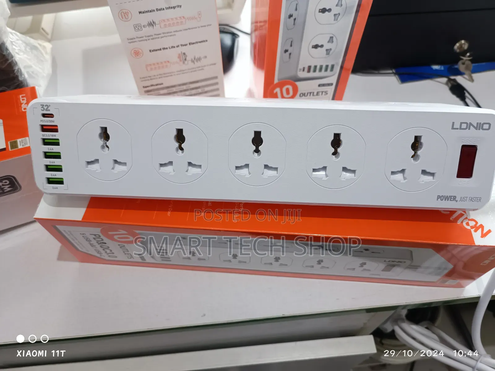 LDNIO Extension Power Socket Strip With 10 Sockets 6 Type-c