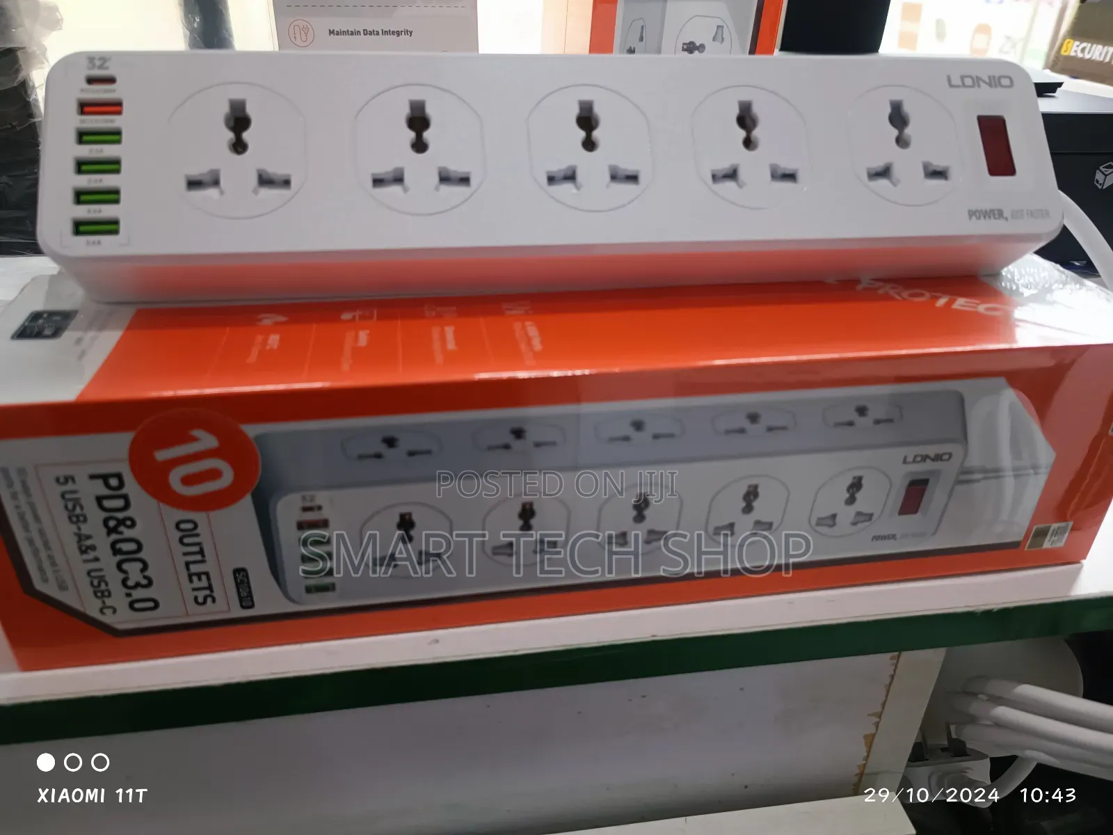 LDNIO Extension Power Socket Strip With 10 Sockets 6 Type-c
