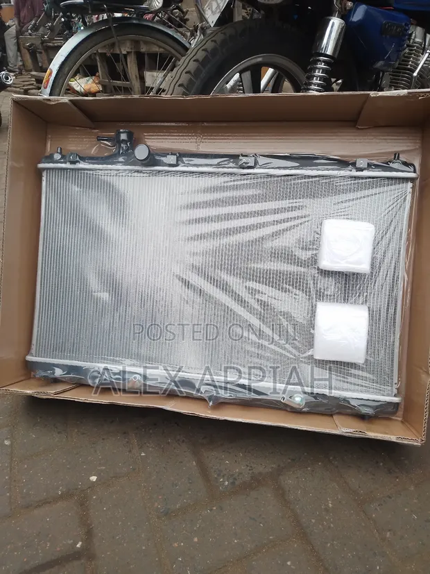 Honda Cr-v 2008-2010- Radiator in Abossey Okai Vehicle Parts