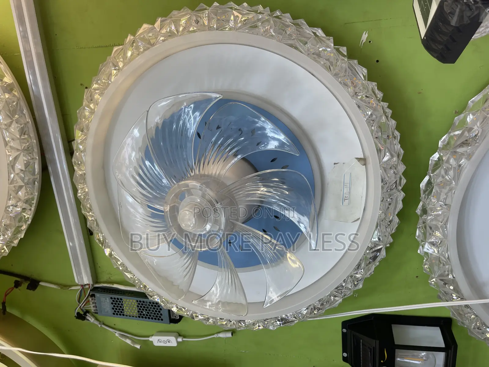 Creative Design Color Changing Ceiling Fan With Lights