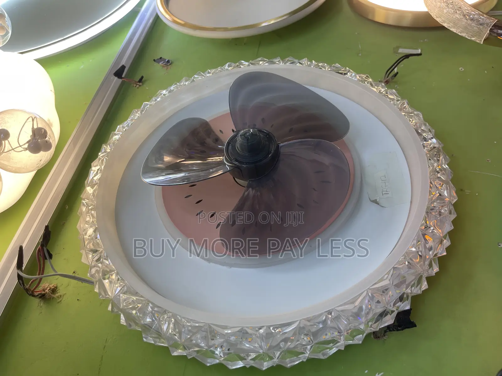 Creative Design Color Changing Ceiling Fan With Lights