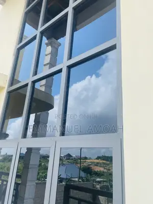 6bdrm House in Amoah, Takoradi for sale