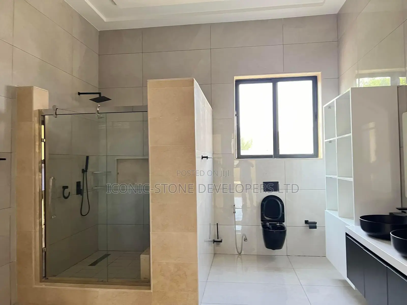 5bdrm House in East Airport for sale