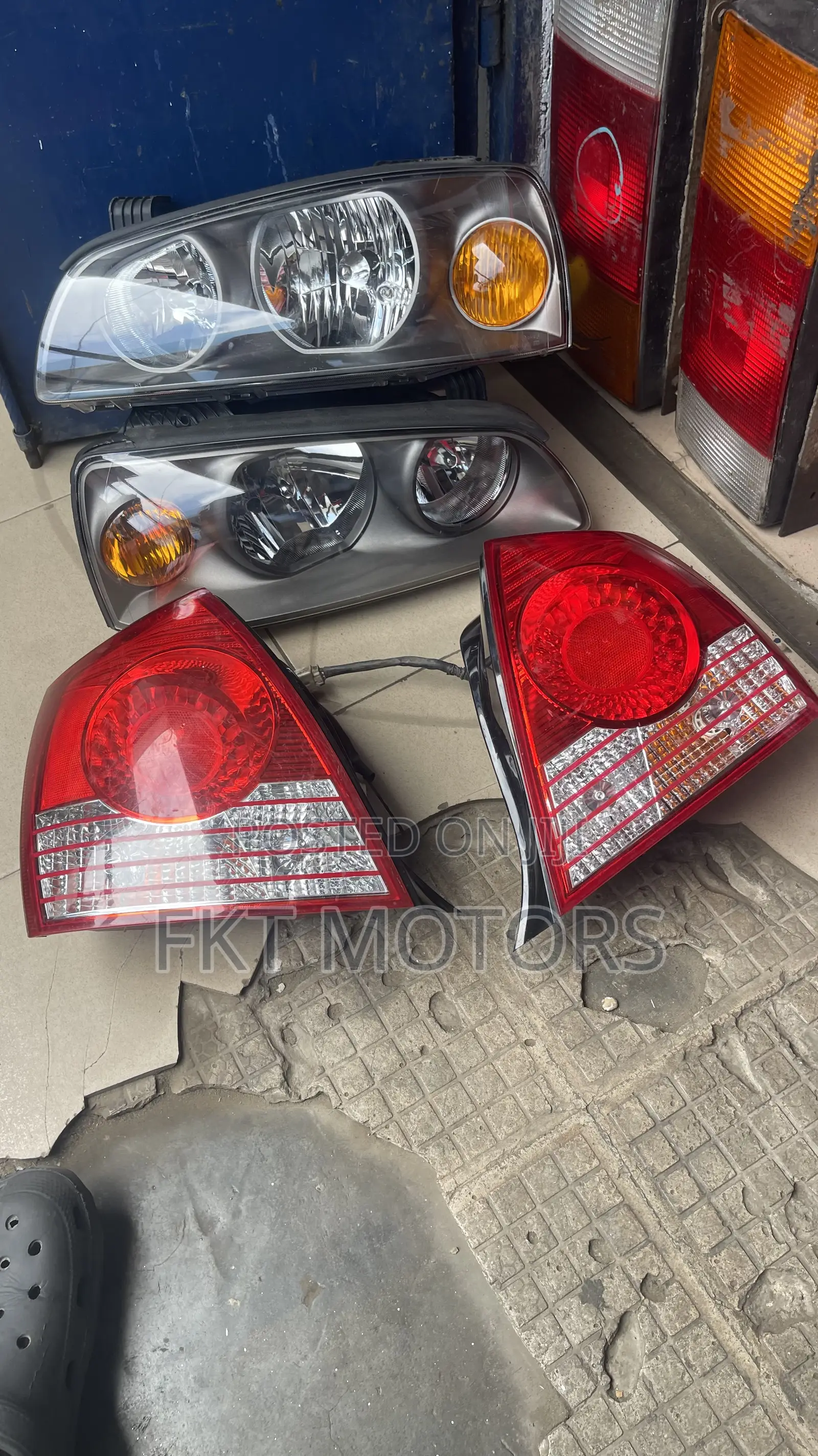 Hyundai Elantra Headlights Taillight Set 2002,2003,2004,2005