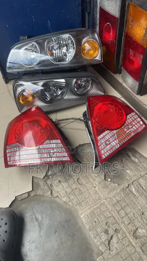 Hyundai Elantra Headlights Taillight Set 2002,2003,2004,2005