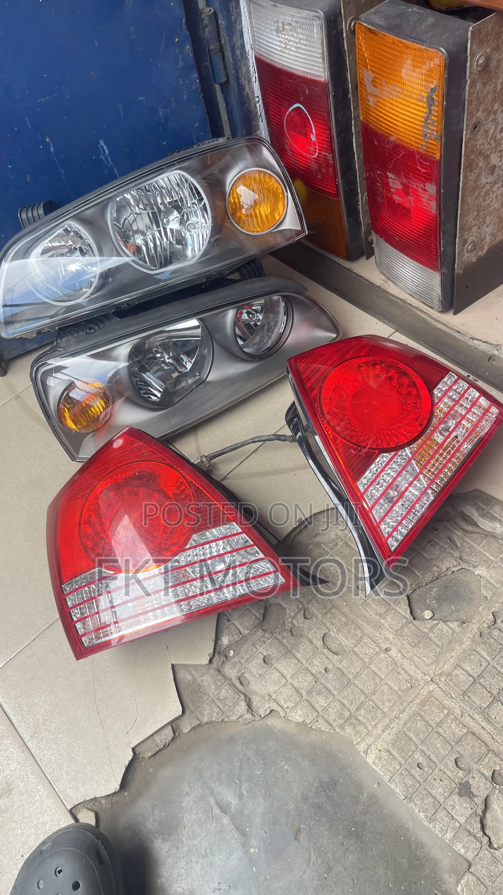 Hyundai Elantra Headlights Taillight Set 2002,2003,2004,2005