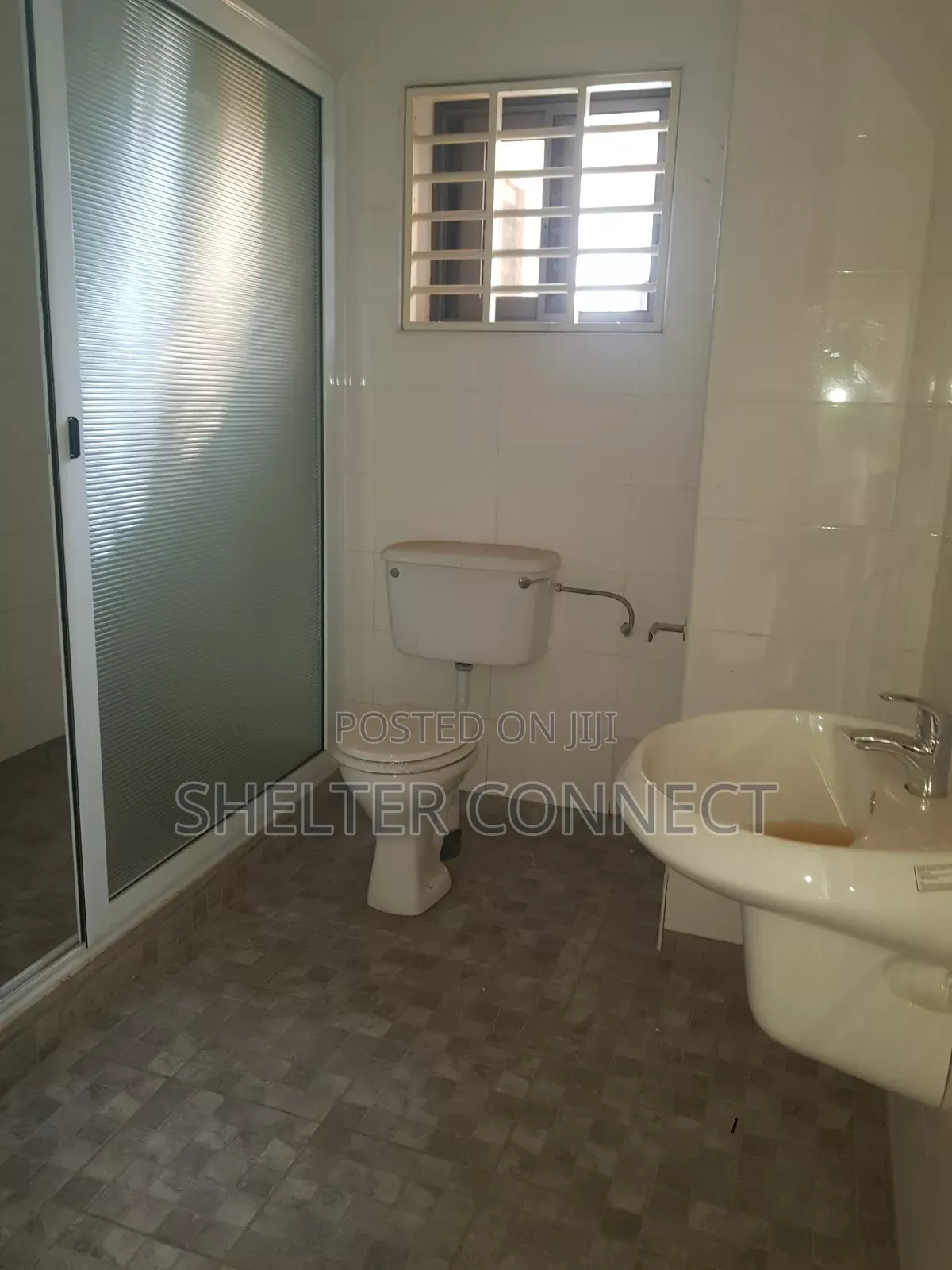 4bdrm Duplex in Pantang, Adenta for rent