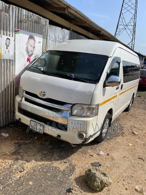 Toyota HiAce 2012 White