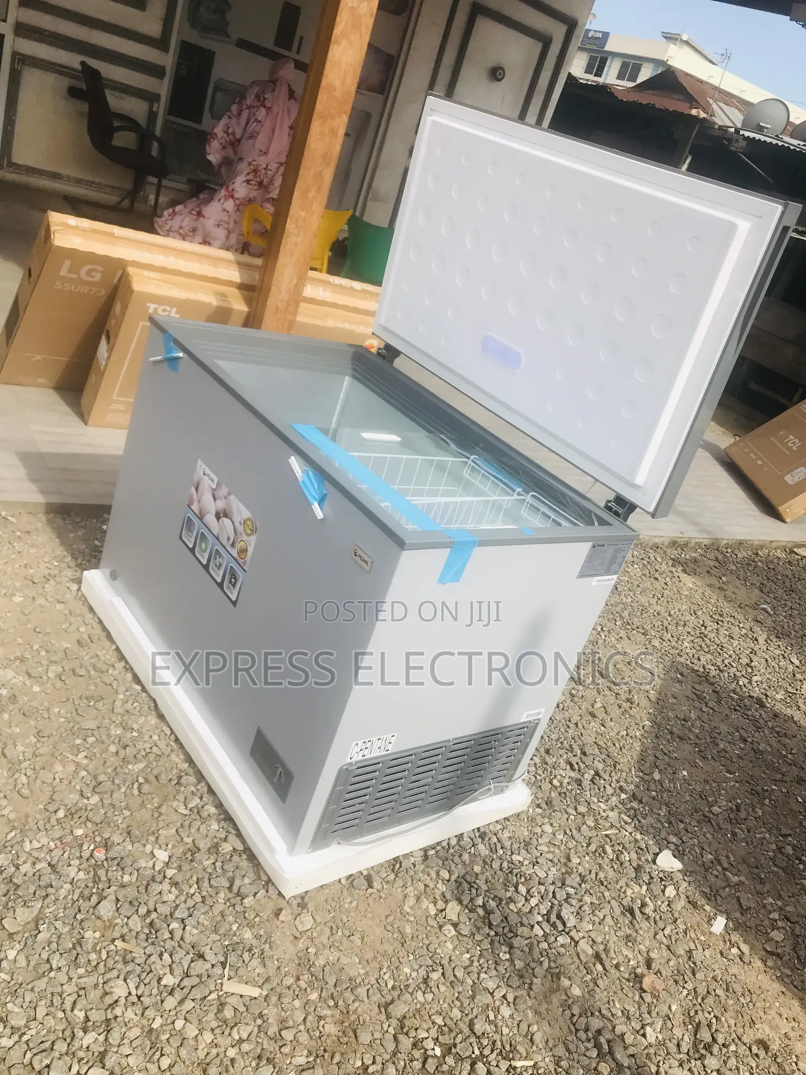 251L Chest Freezer Single Door Pearl
