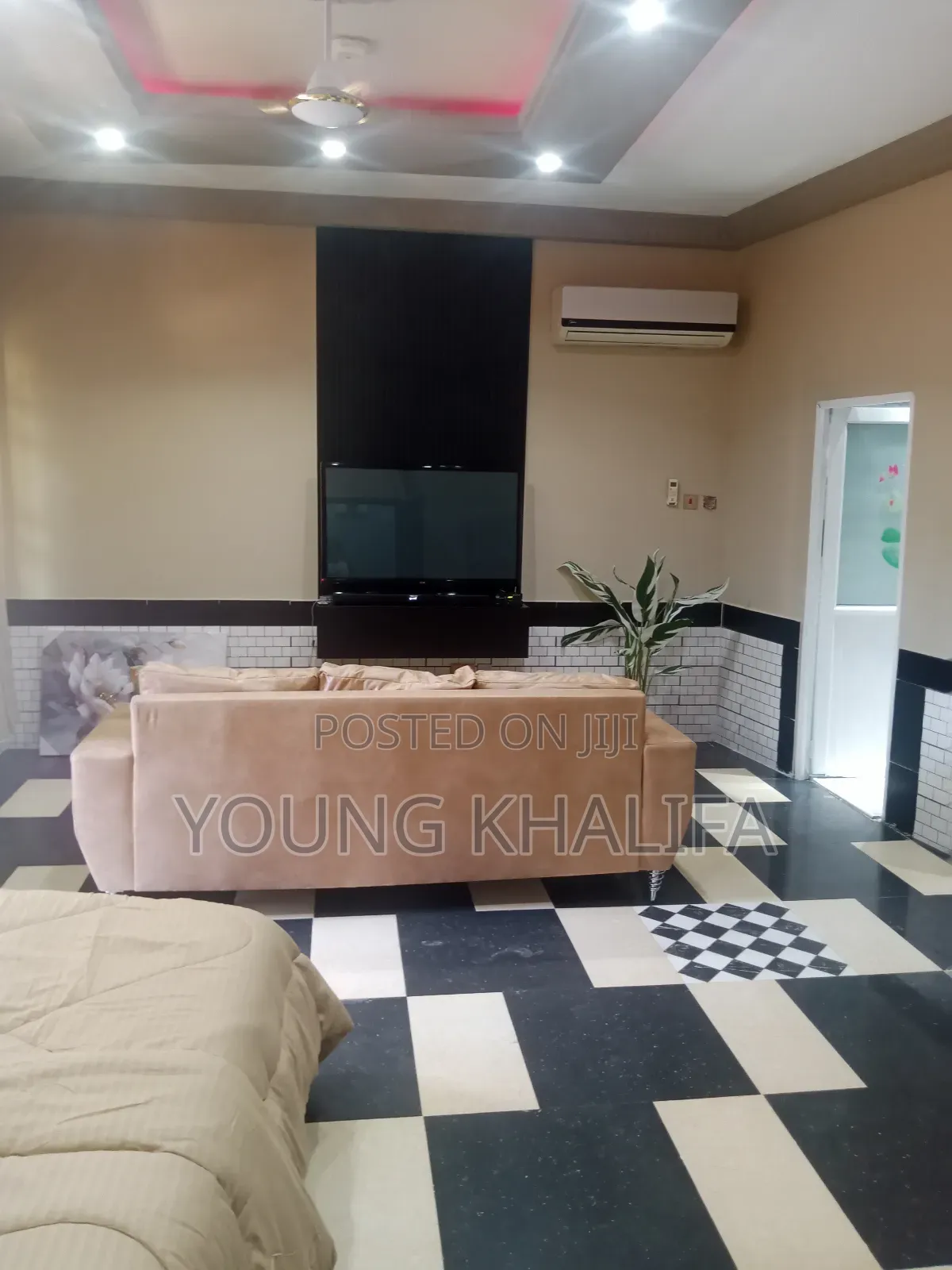 Beautiful Studio Apartment Available Behind West Hills Mall