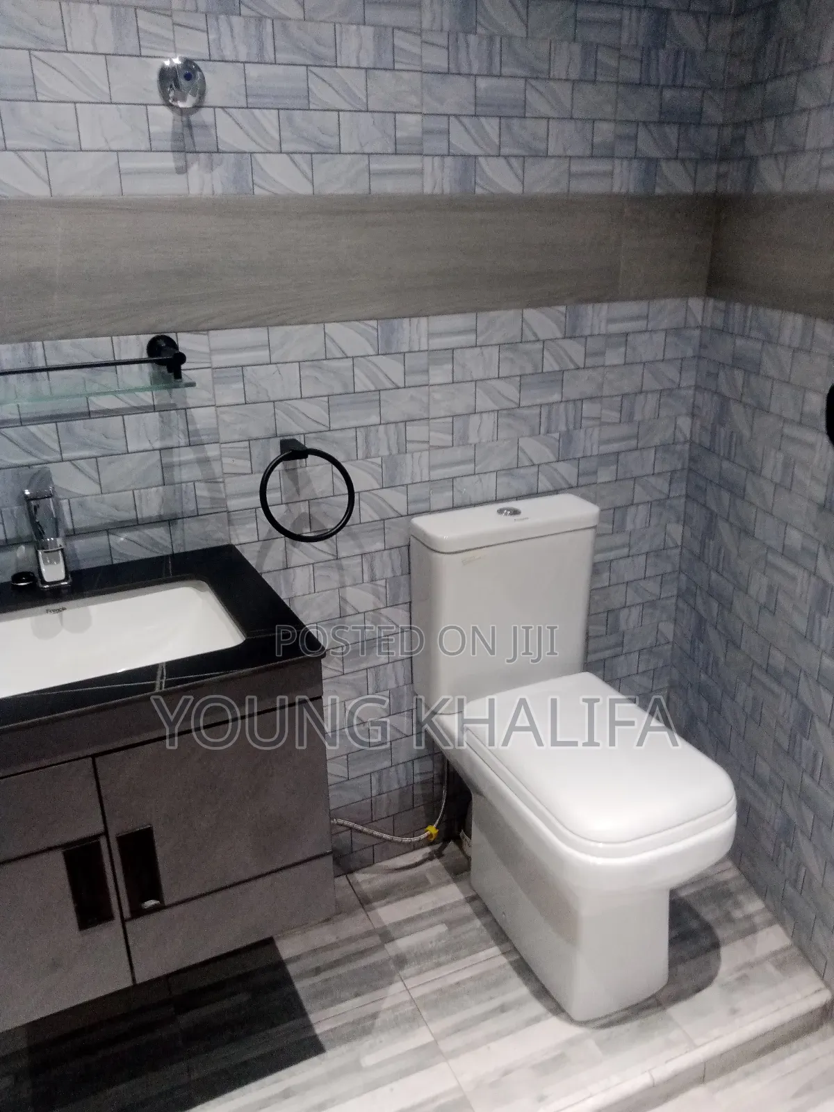 Beautiful Studio Apartment Available Behind West Hills Mall