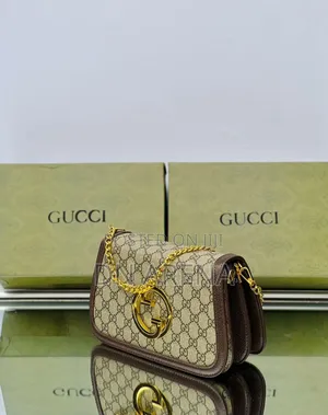 GUCCI - Lady's Handbag in a Box