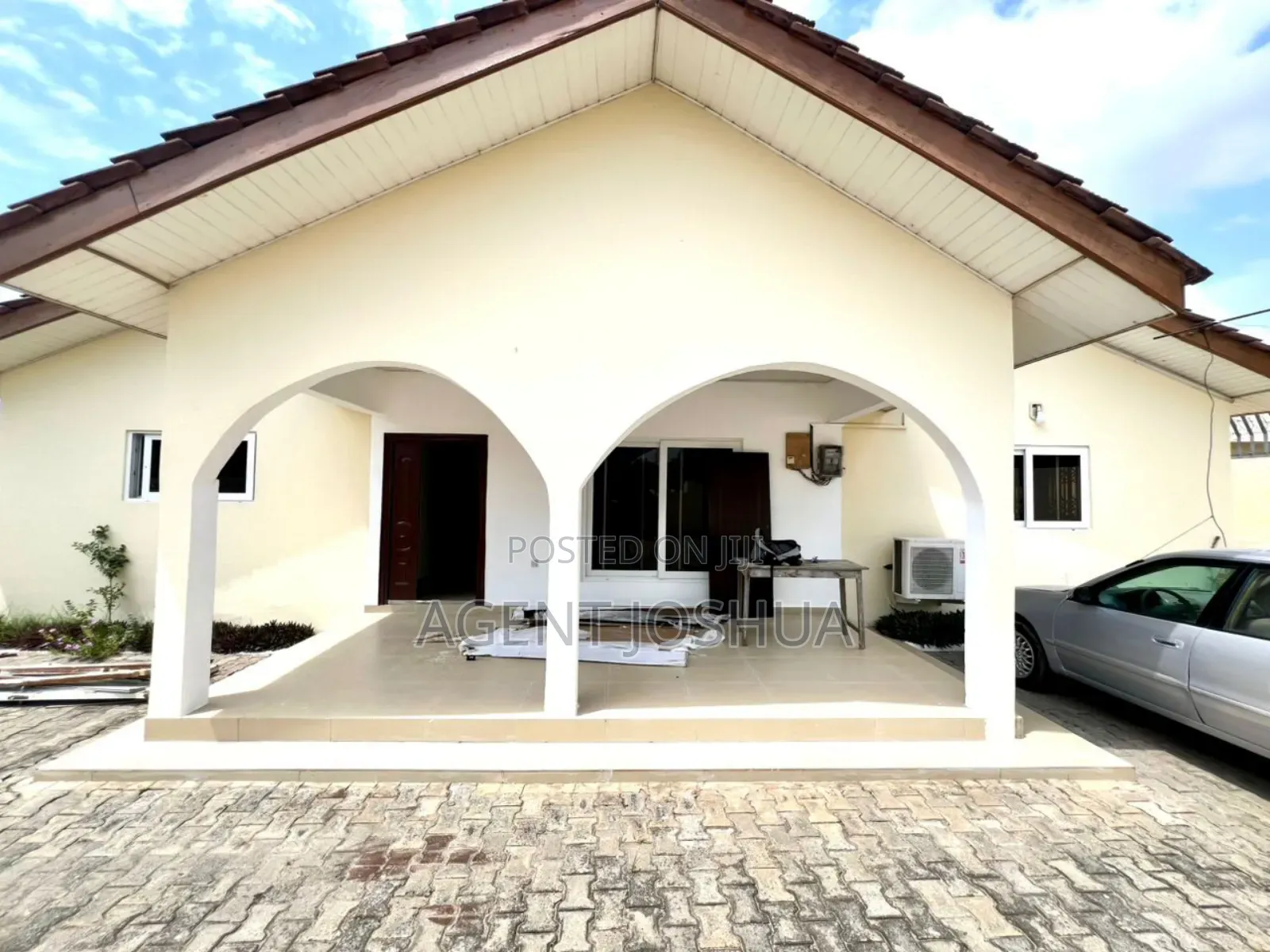 3bdrm House in Manet Court Estate, Airport Residential Area for rent