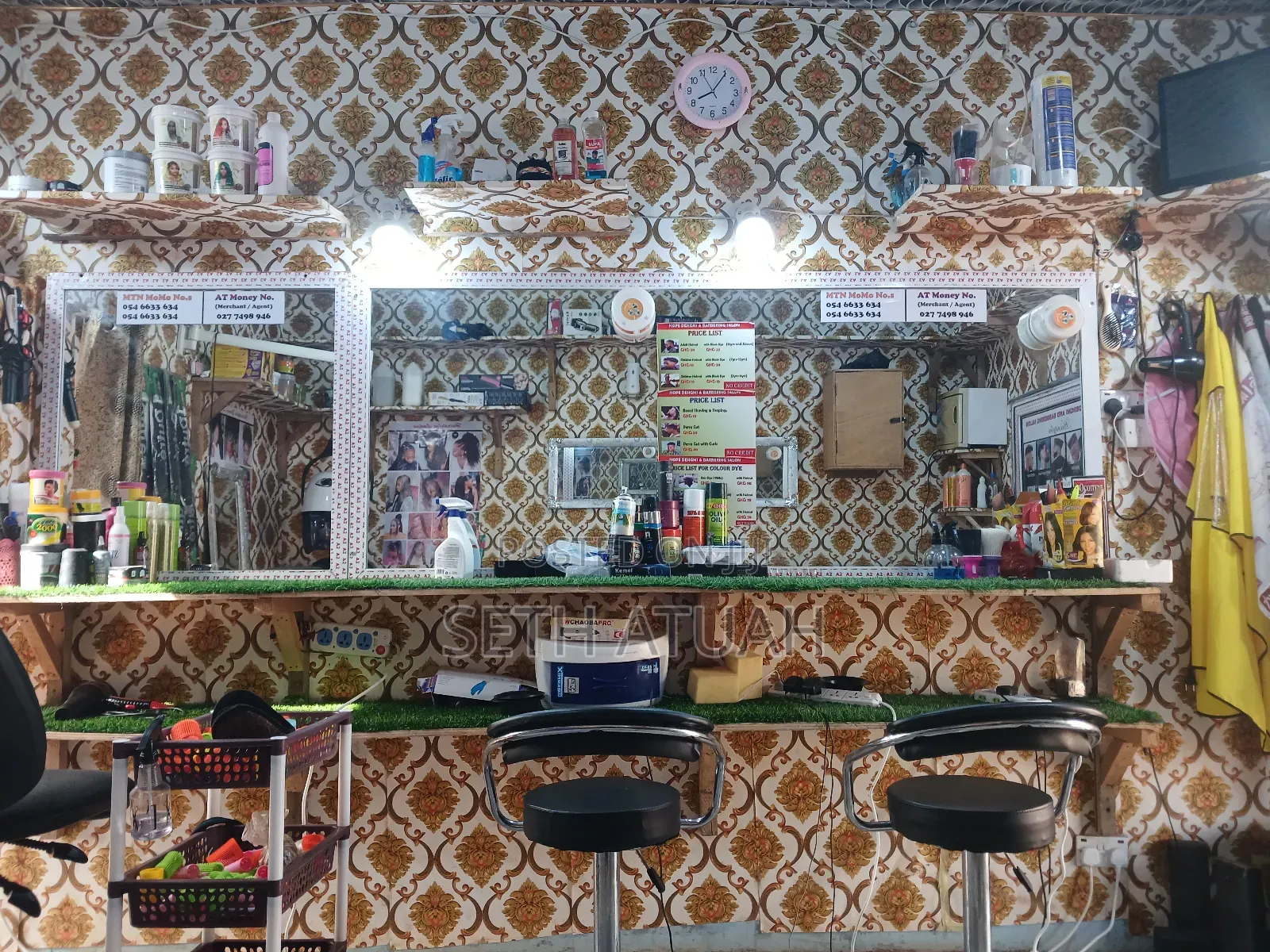 Unisex Salon for Rent