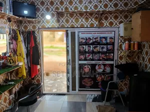 Unisex Salon for Rent