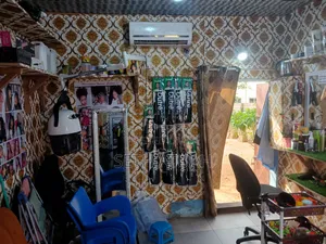 Unisex Salon for Rent