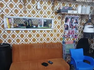 Unisex Salon for Rent