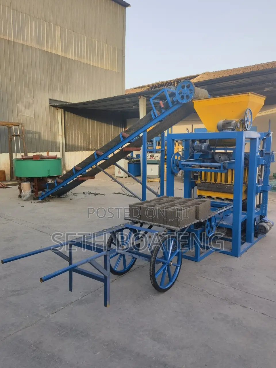 Q4 -24 Semi Automatic Blocks Moulding Machine