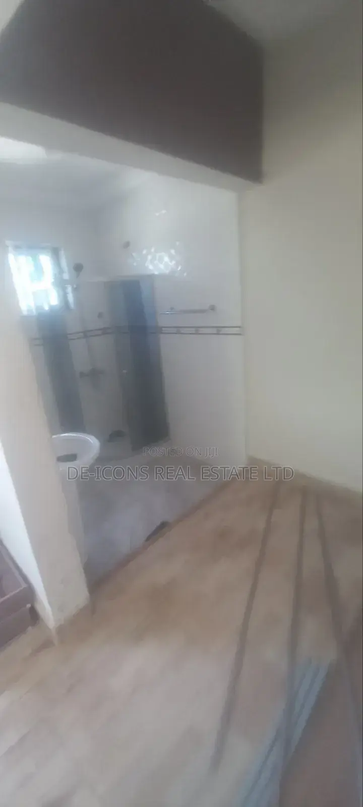 3bdrm Mansion in De-Icons Real Estate, Awutu Senya East Municipal