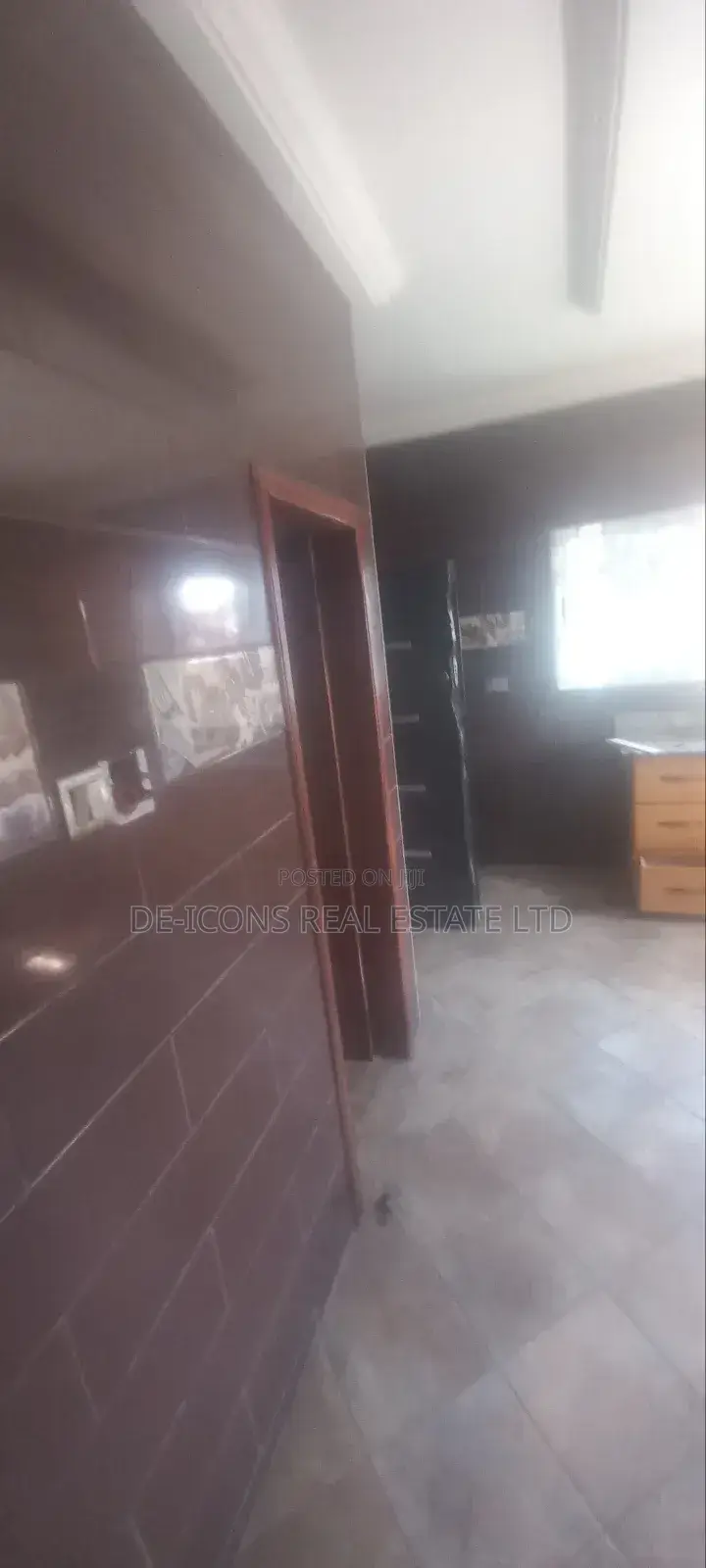 3bdrm Mansion in De-Icons Real Estate, Awutu Senya East Municipal