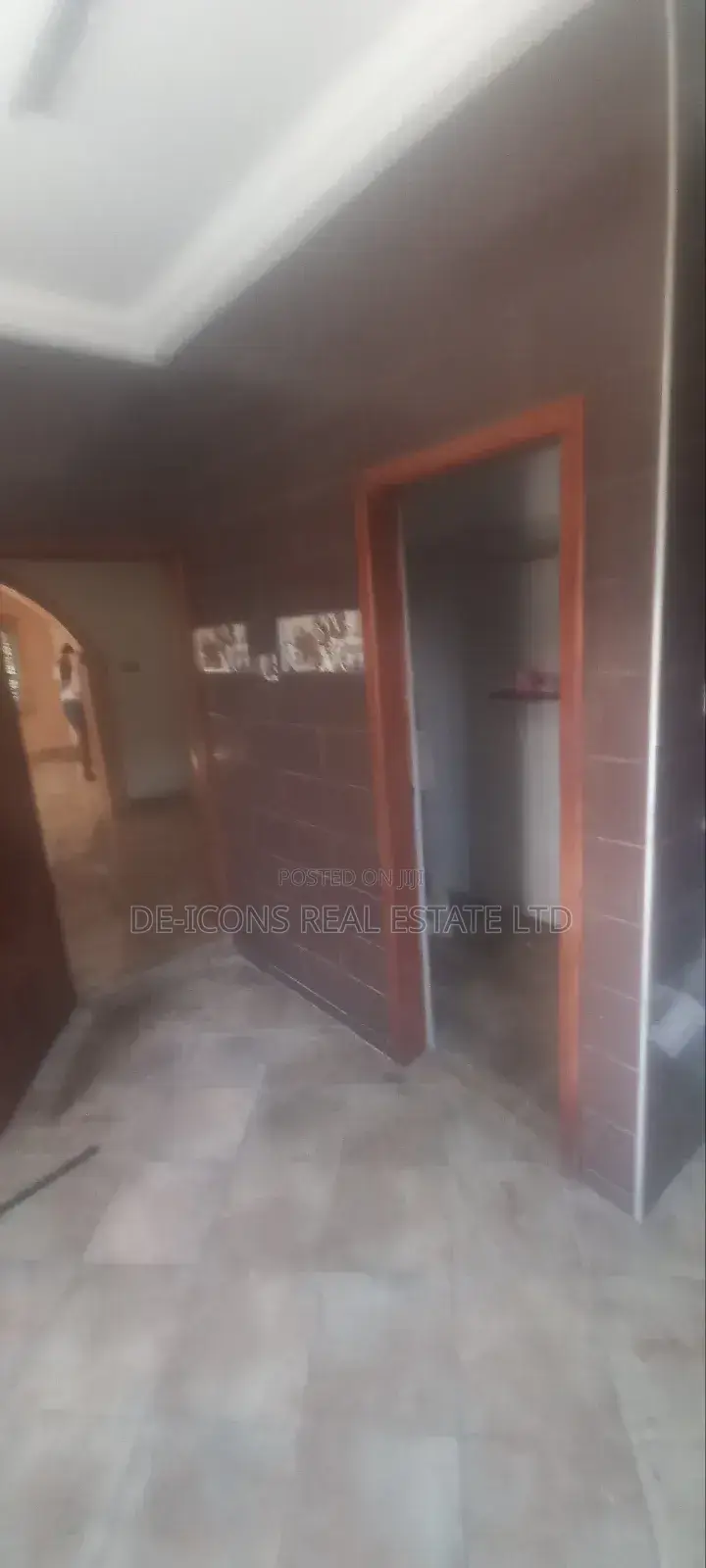 3bdrm Mansion in De-Icons Real Estate, Awutu Senya East Municipal