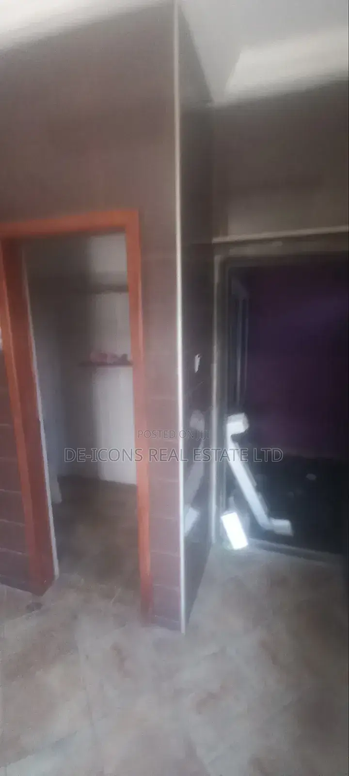 3bdrm Mansion in De-Icons Real Estate, Awutu Senya East Municipal