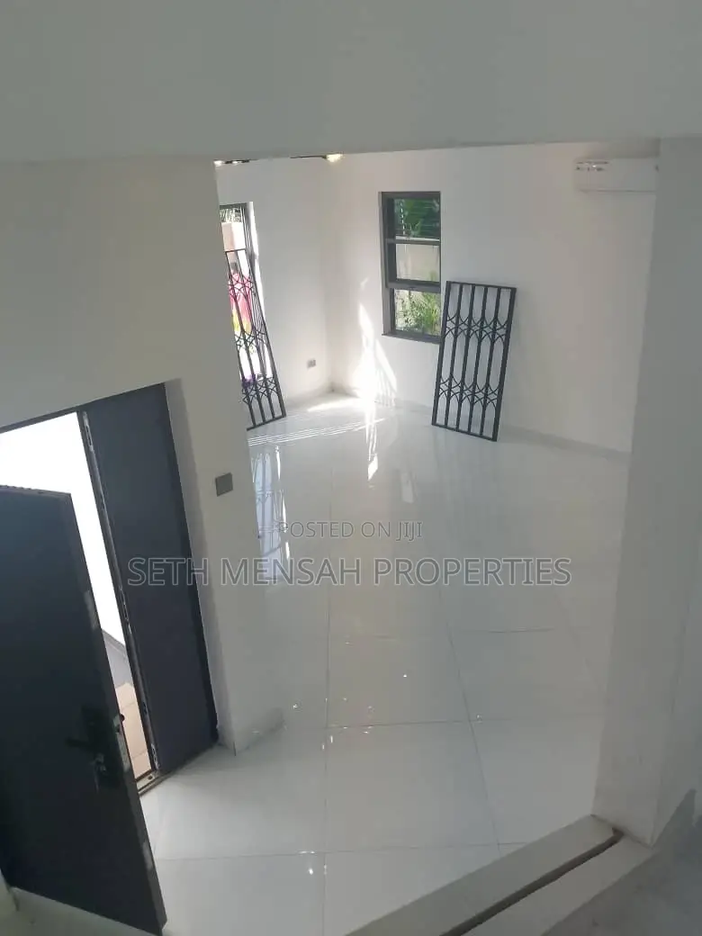 4bdrm House in Skm, Achimota for rent