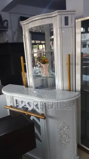 Counter Table Full of Wine Design