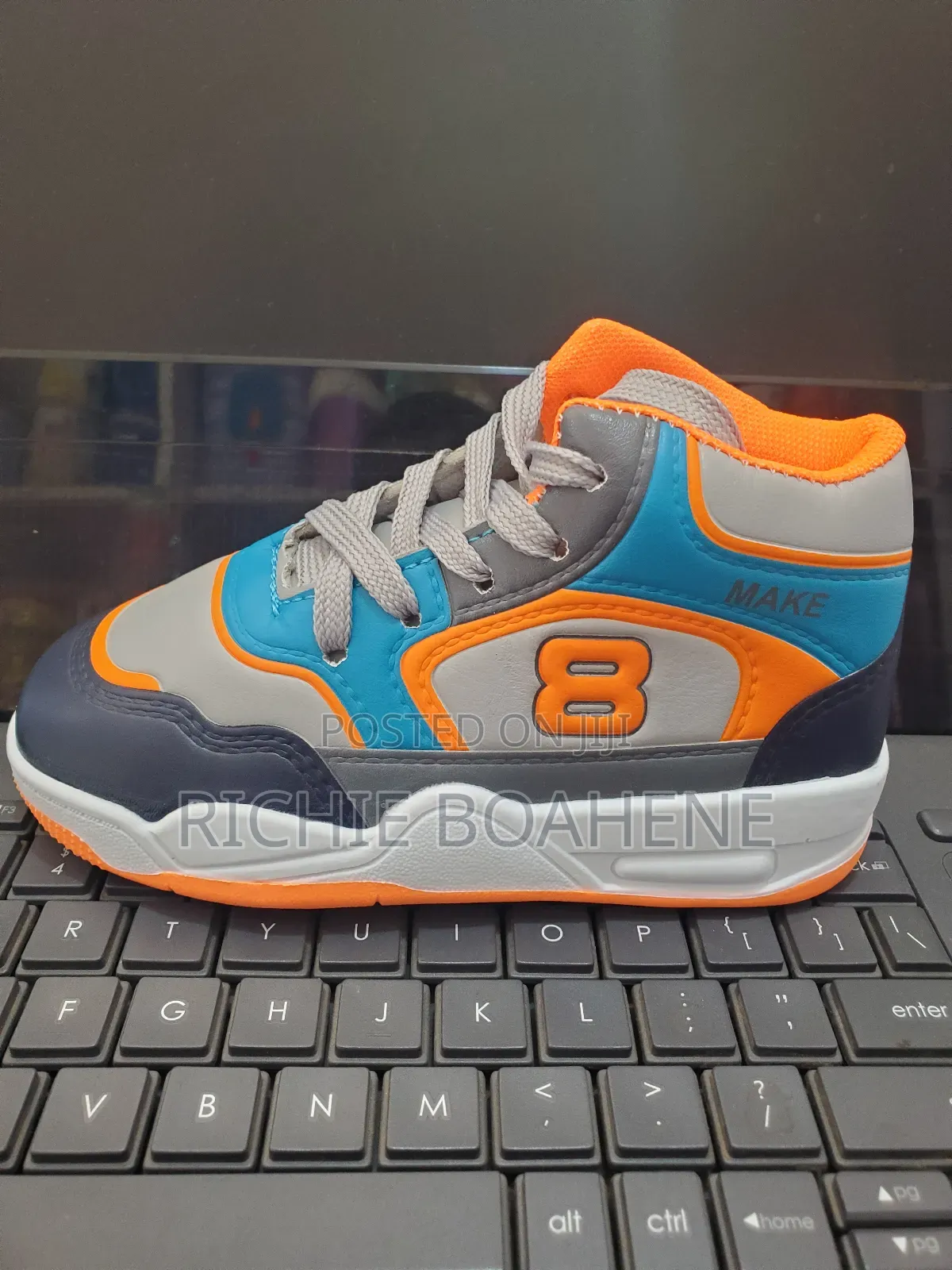Boys Sneaker Size 28