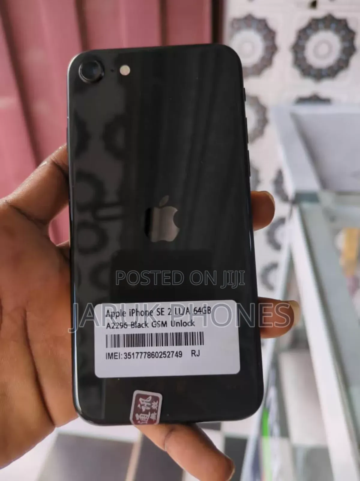 Apple iPhone SE (2020) 64 GB Black
