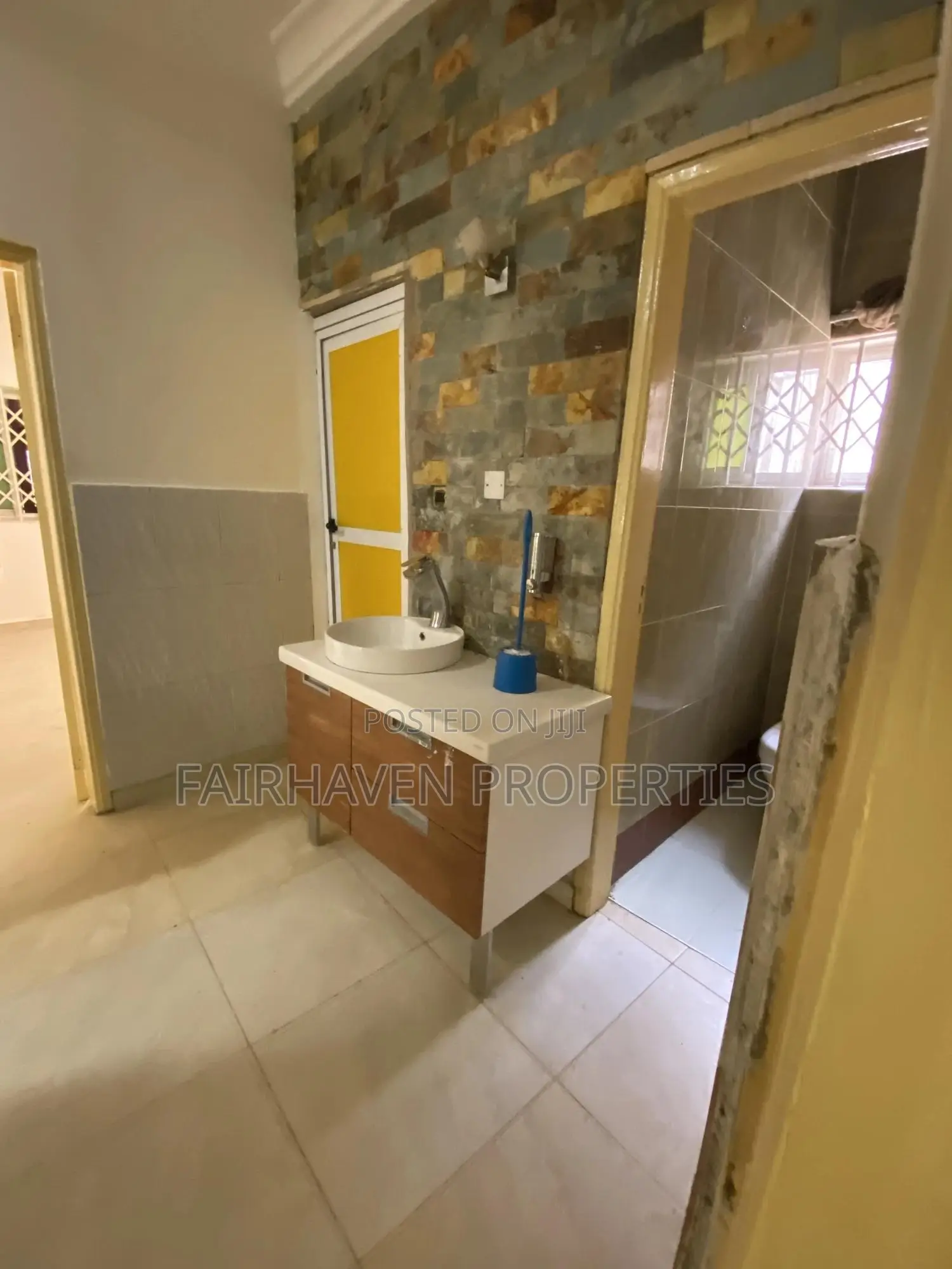 5bdrm House in East Airport for rent
