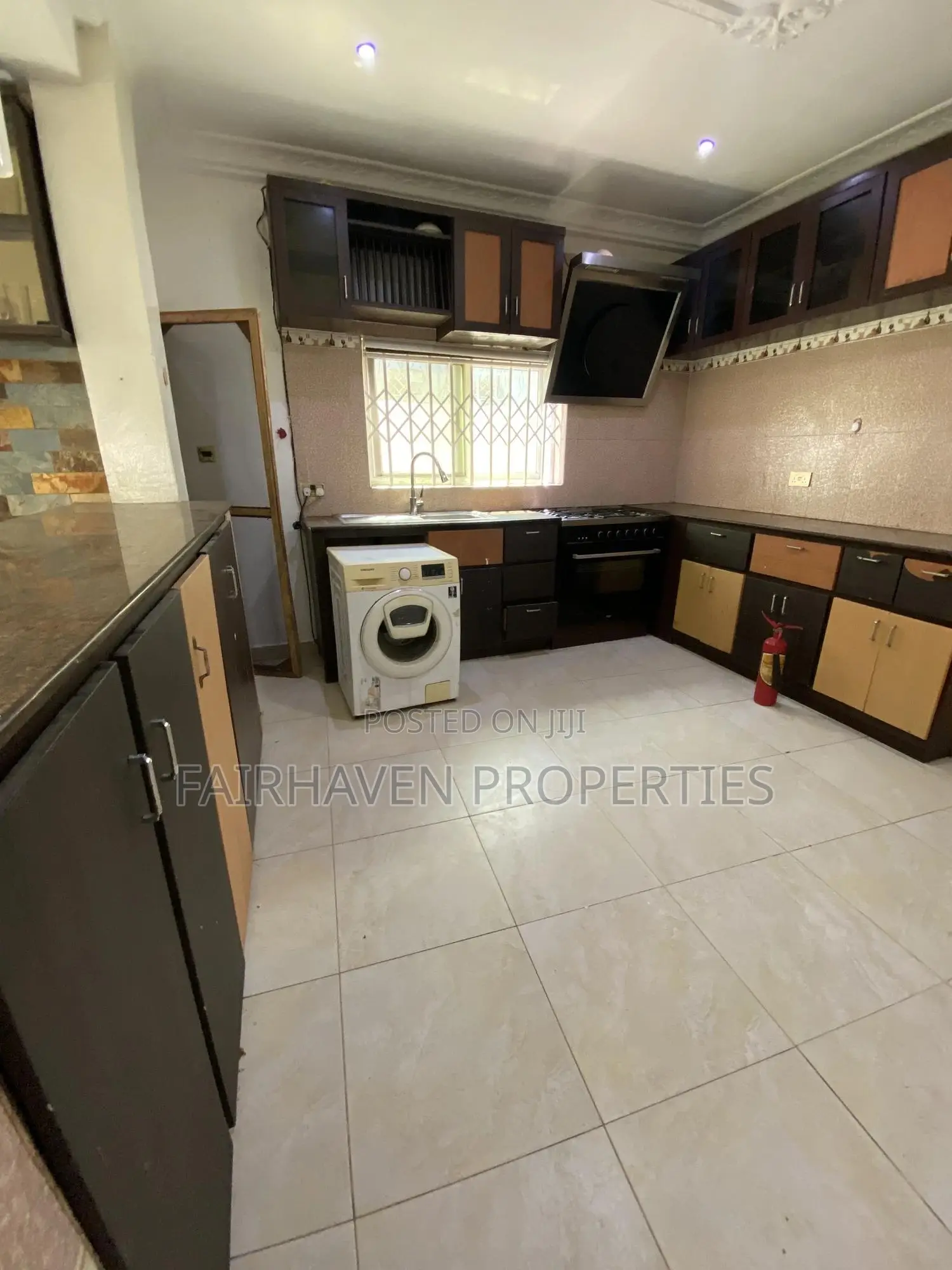 5bdrm House in East Airport for rent