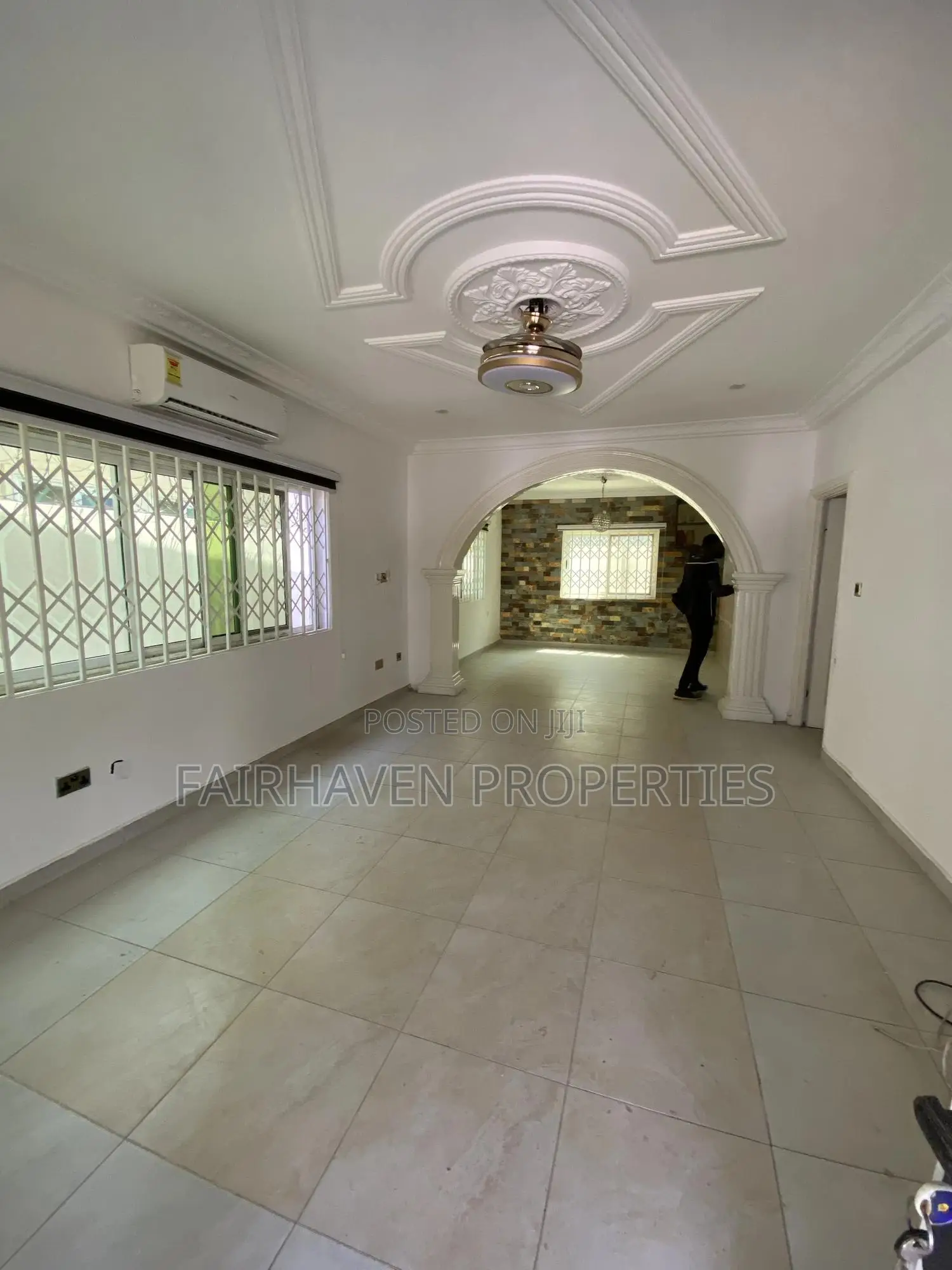 5bdrm House in East Airport for rent