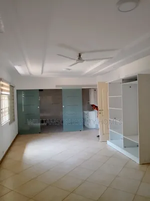 4bdrm Duplex in Community 18 Area, Spintex for rent