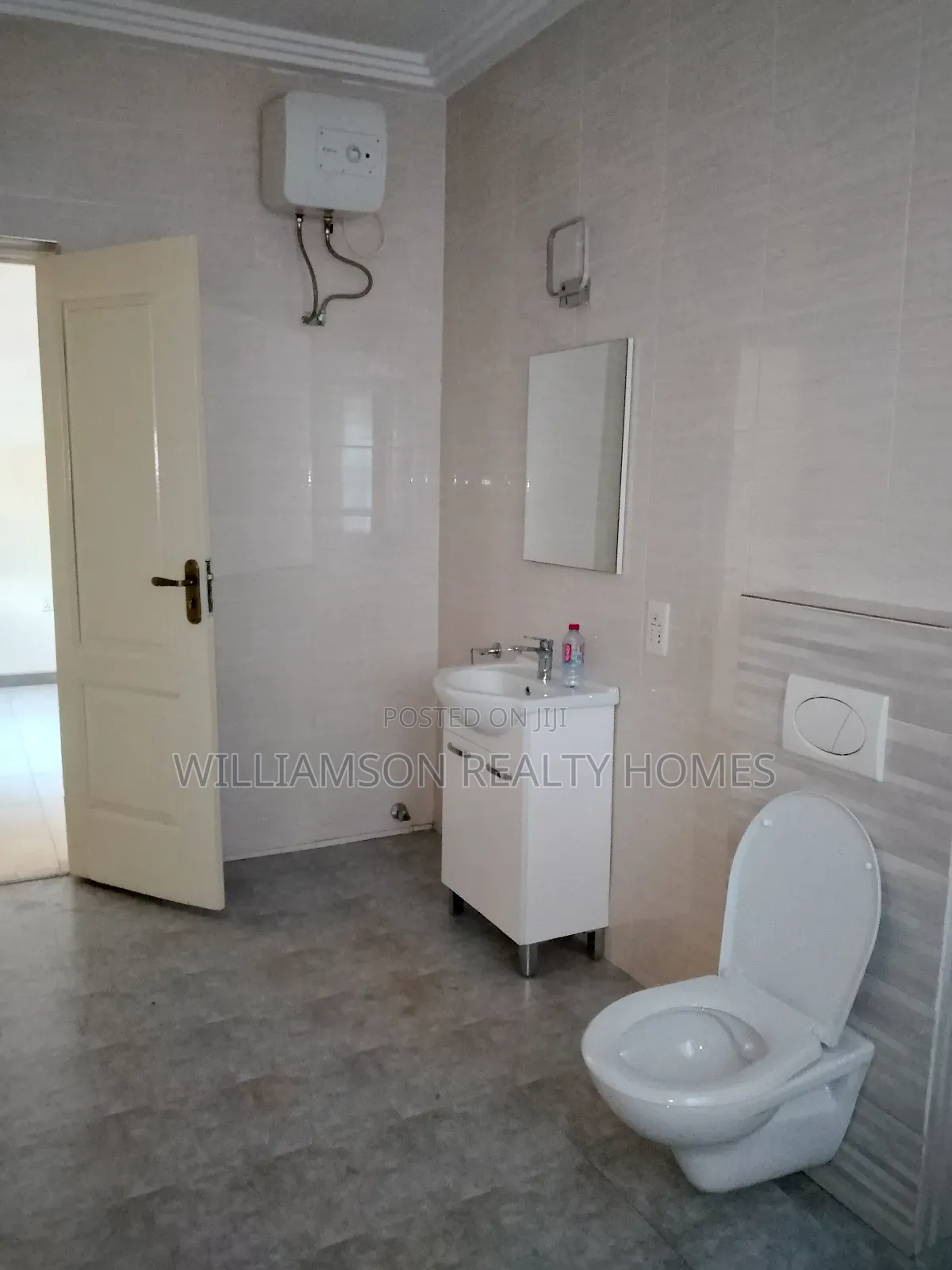 4bdrm Duplex in Community 18 Area, Spintex for rent