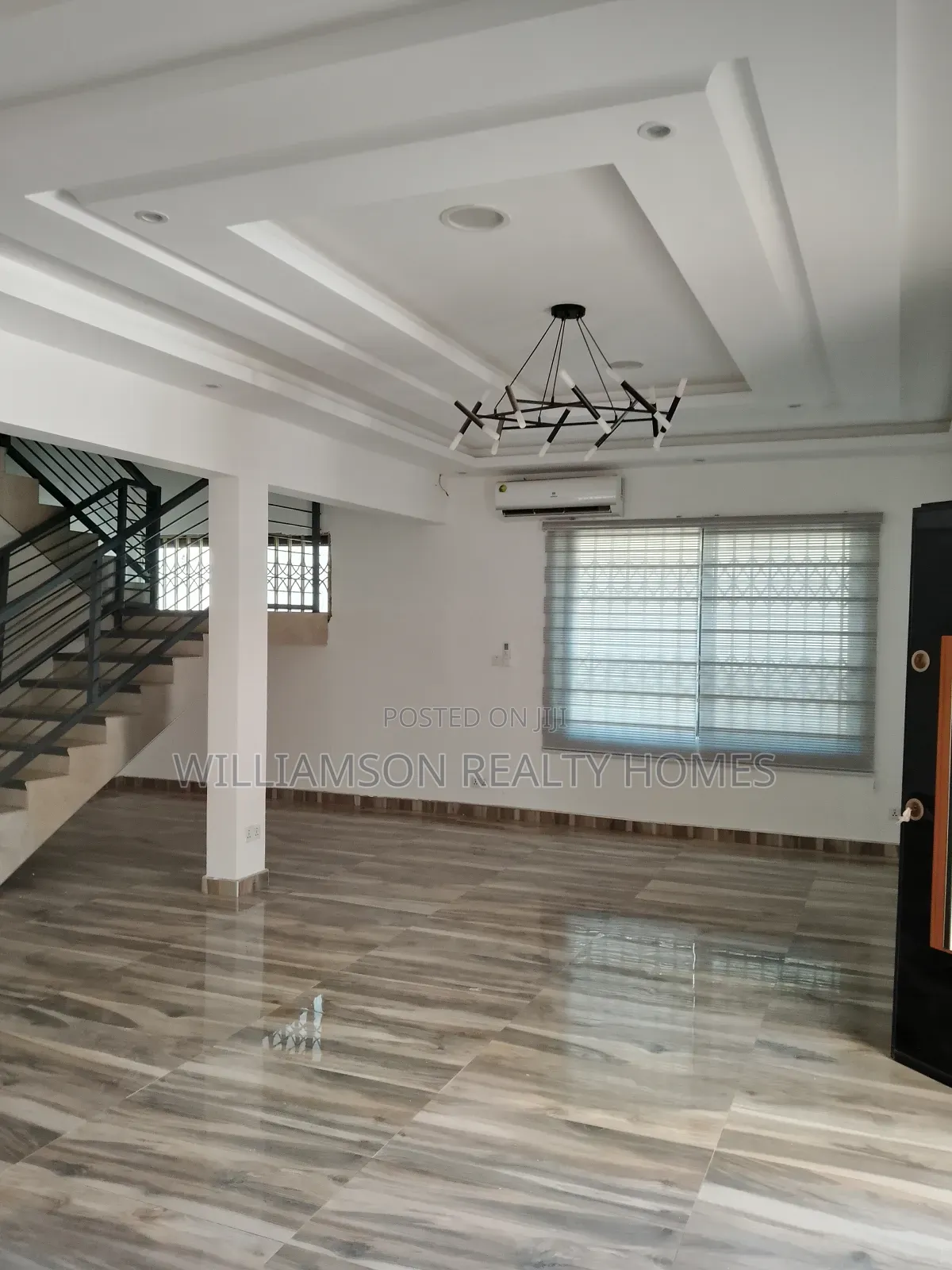 4bdrm Duplex in Community 18 Area, Spintex for rent