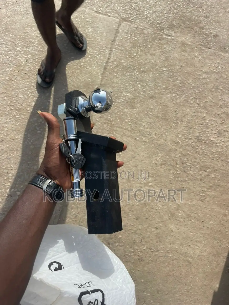 Hilux Tacoma Tundra Towing Bar Lock