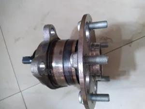 Toyota Highlander 2x4 2012/13 Back Wheel Hub 1pc