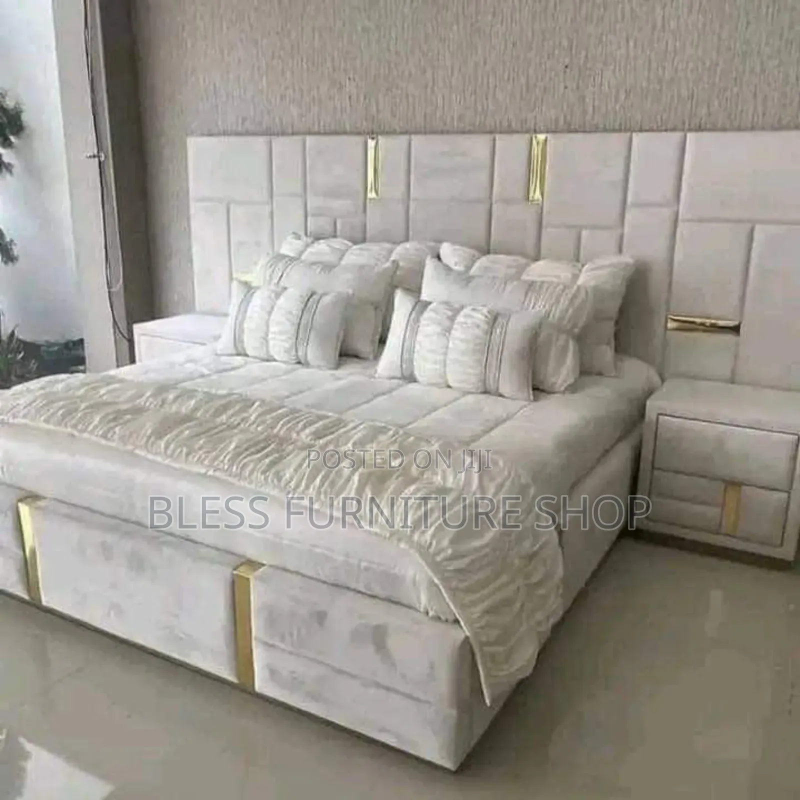 Luxury Queen Size Bed Frame With Side Drawers