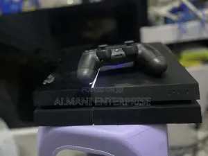 Ps4 Standard With 6 Games Plus 1 Controller