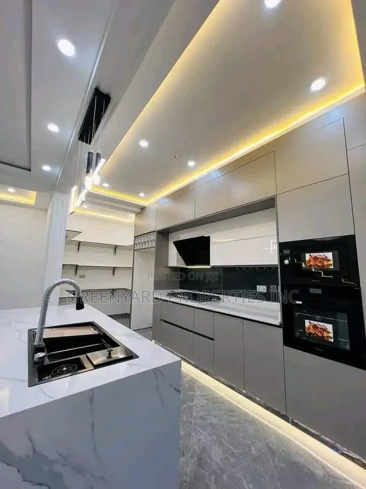 5bdrm House in Adjiringanor, East Legon for sale