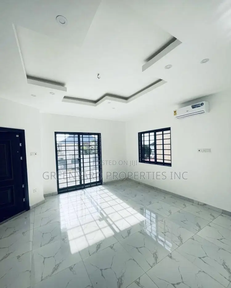 3bdrm House in Lakeside, Ashaley Botwe for sale
