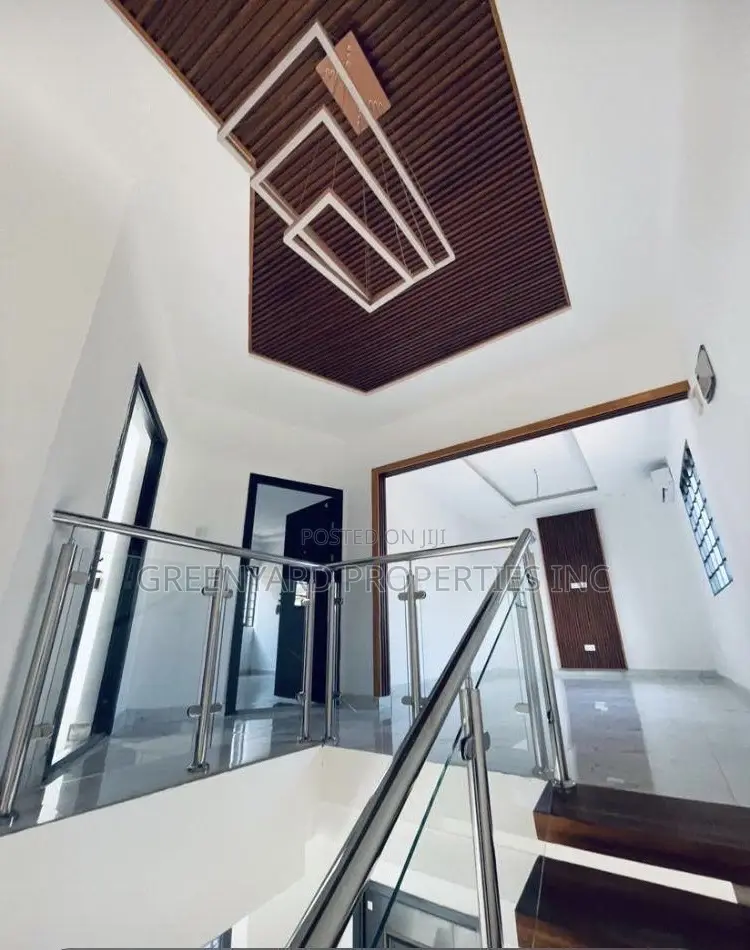 3bdrm House in Lakeside, Ashaley Botwe for sale
